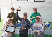 SMPN 2 Meureubo Terima Piagam dan Hadiah dari Mifa atas Pencapaian Sekolah Adiwiyata