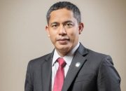 Kurdi Terima Penghargaan Sosok Inovatif pada HPN 2026 DPD SWI Aceh Barat